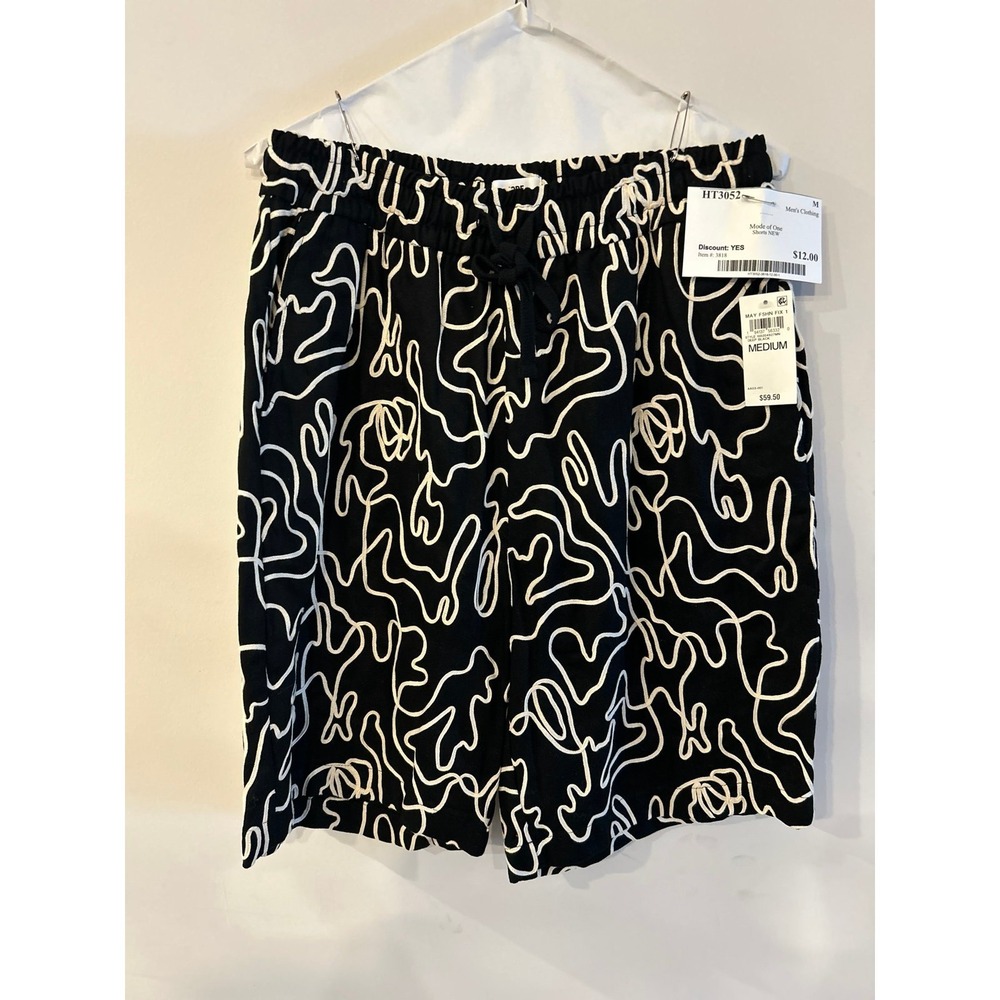 Mode of One NEW Shorts Black White M with tags